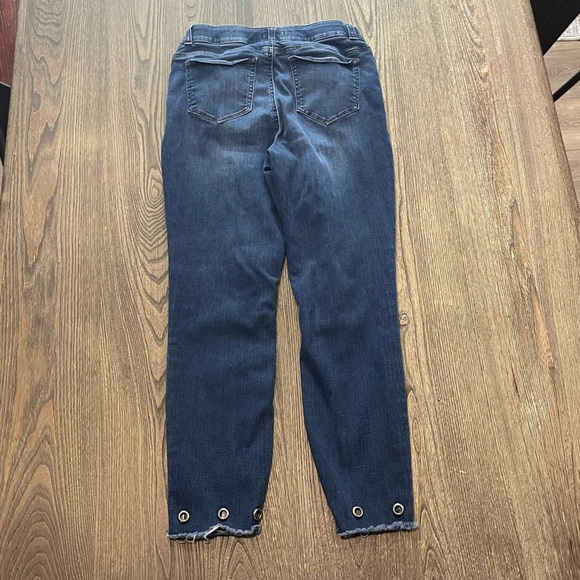 Westbound Straight Jeans Mid Rise Frayed Hem Whisker Denim Medium Wash Size 6 - Picture 9 of 11